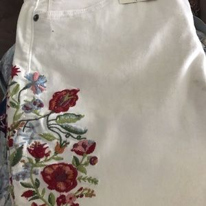 Boston Proper white jeans with floral embroidery